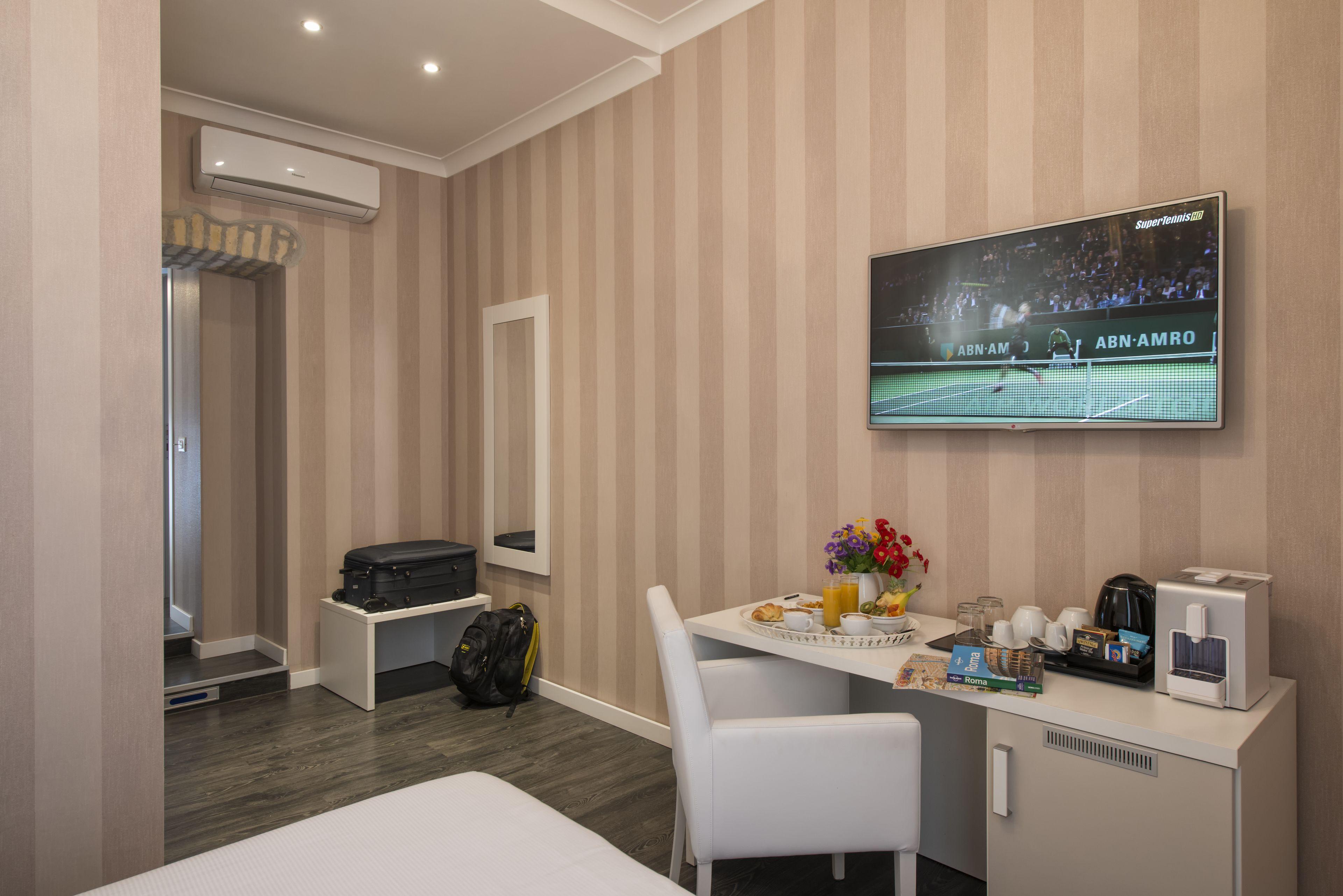 San Pietro Suites - Rome — Photos 1